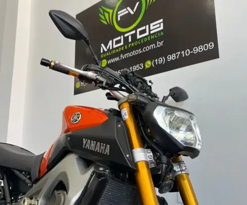 YAMAHA MT-09 LARANJA 2016