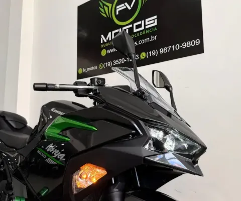 KAWASAKI NINJA 500 PRETA 2025