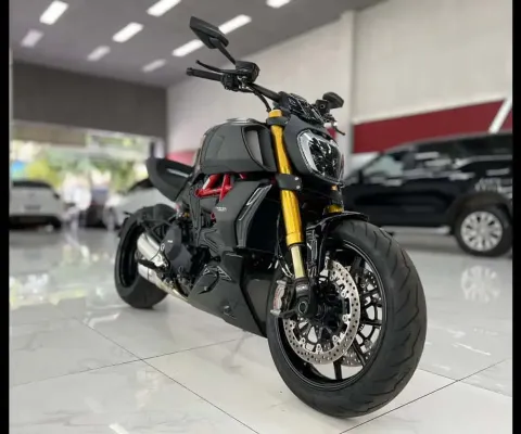 Ducati DIAVEL Gasolina Manual