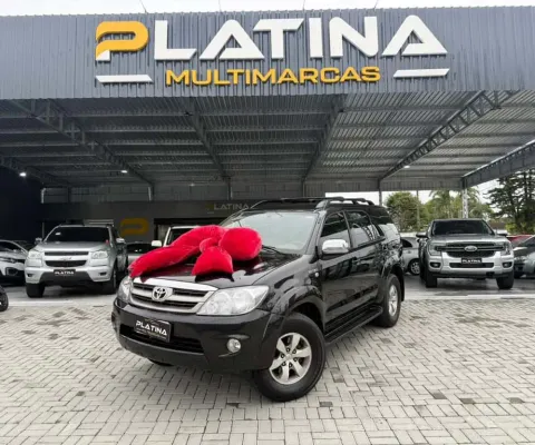Toyota Hilux SW4 SRV D4-D 4x4 3.0 TDI Dies. Aut
