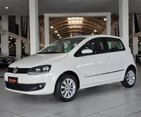 VOLKSWAGEN FOX 1.6 MI PRIME 8V FLEX 4P MANUAL,carro compacto com a confiabilidade da marca e um bom 
