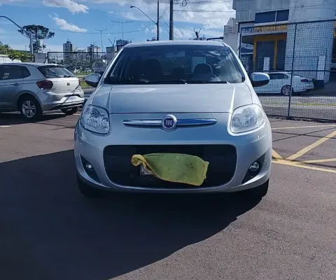 O Palio Essence 1.6 2015 possui motor 1.6 16V E.torQ, que entrega 117 cv com álcool e 115 cv com gas