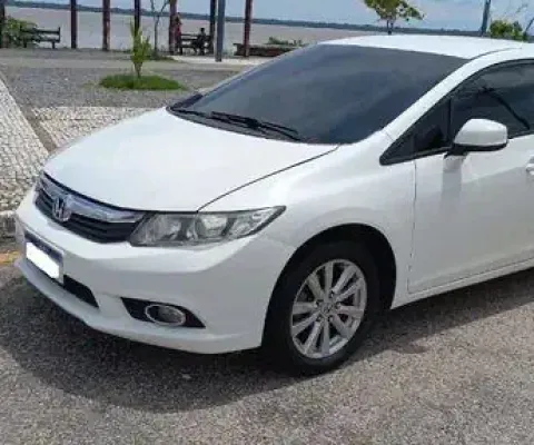 Honda Civic, ano 2015, modelo 2016. Vendendo por motivo financeiro.
