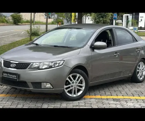 KIA CERATO EX3 1.6MTNB 2011