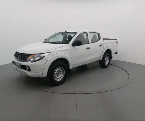 Mitsubishi L200 triton 2023 2.4 16v turbo diesel gl cd 4x4 manual