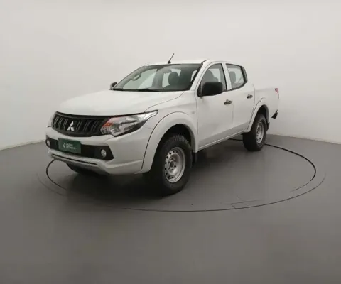 Mitsubishi L200 triton 2023 2.4 16v turbo diesel gl cd 4x4 manual