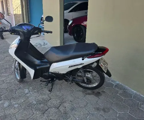 HONDA BIZ 125 ES ANO 2013 COR BRANCA, MOTO SUPER INTEIRA TODA REVISADA
