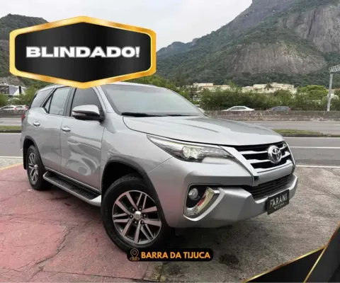 Toyota Hilux sw4 2017 2.8 srx 4x4 7 lugares 16v turbo intercooler diesel 4p automático