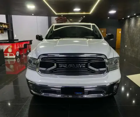 Ram Classic 2023 5.7 v8 gasolina laramie cd 4x4 automático