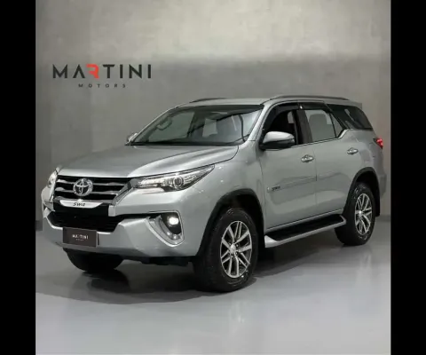 TOYOTA HILUX SW4 SW4 SRX 4x4 2.8 TDI 16V Dies. Aut.