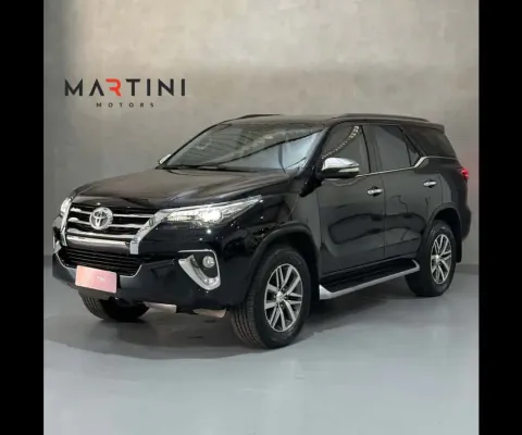 TOYOTA HILUX SW4 SW4 SRX 4x4 2.8 TDI 16V Dies. Aut.