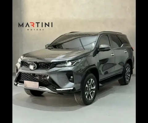 TOYOTA HILUX SW4 SRX Plat. 4x4 2.8 TB Die. Aut.