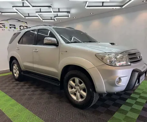 Hilux SW4 SRV D4-D 4x4 3.0 TDI Dies. Aut