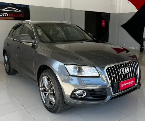 O Audi Q5 2014 com tração quattro é um SUV que combina desempenho, tecnologia e conforto, destacando
