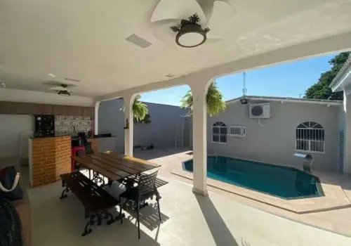 Casas na Rua Almirante Custódio de Melo em Manaus Chaves na Mão