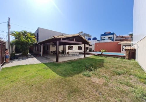 Casa à venda e para alugar com 400m² , Praia do Pecado em Macaé, RJ