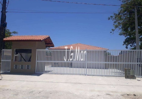 Casa no Balneário Gaivota em Itanhaém, São Paulo, 1,6 km do mar, em rua  calçada. R$ 250.000,00 