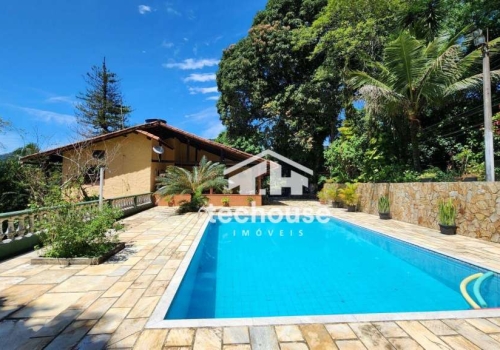 Casa com piscina, espaço gourmet e salão de jogos., Guapimirim