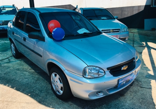 Comprar Hatch Chevrolet Corsa Hatch 1.4 4P Maxx Flex Prata 2010 em Jaú-SP