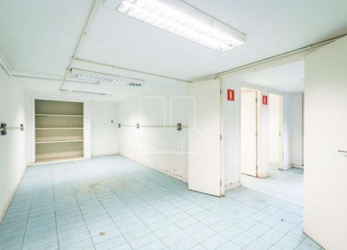Casa comercial com 10 salas para alugar