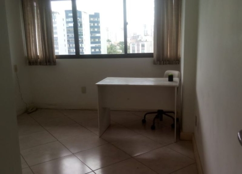 Sala comercial com 3 salas para alugar