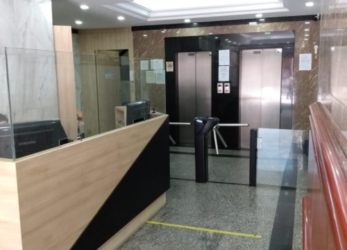 Sala comercial com 3 salas para alugar