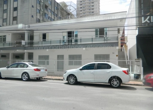 Casa com 6 quartos para alugar