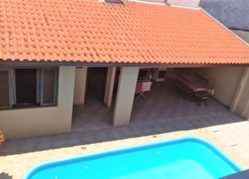 Casa com 6 quartos para alugar