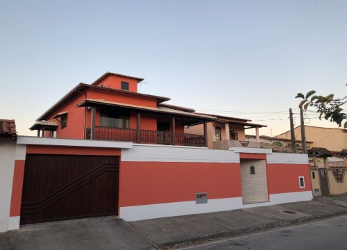 Casa com 5 quartos à venda