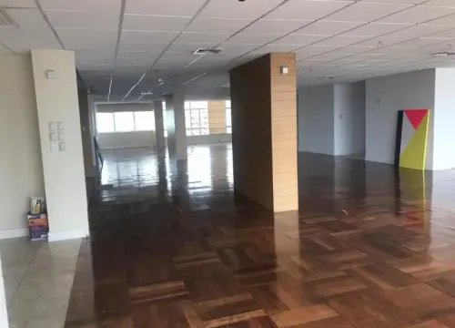 Sala comercial com 11 salas para alugar