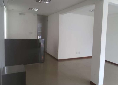 Casa comercial com 17 salas para alugar