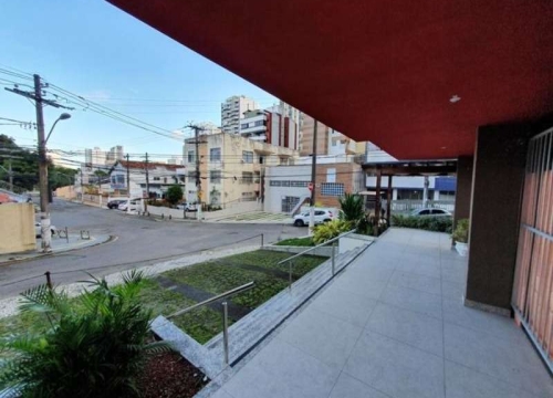 Casa comercial com 10 salas para alugar