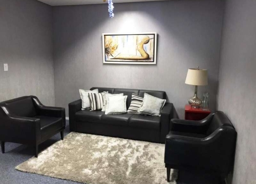 Sala comercial com 6 salas para alugar