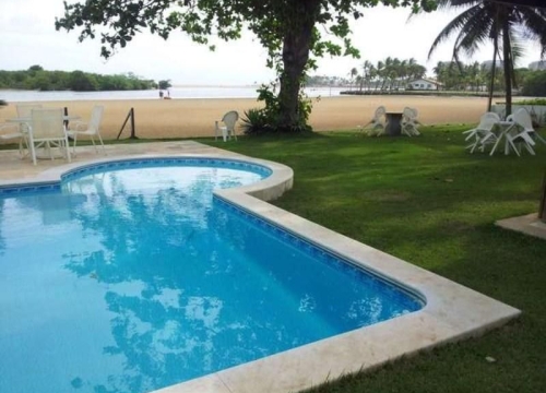 Casa em condomínio fechado com 5 quartos para alugar
