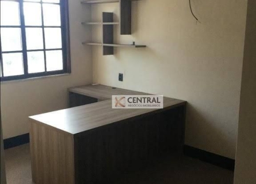 Sala comercial com 8 salas para alugar
