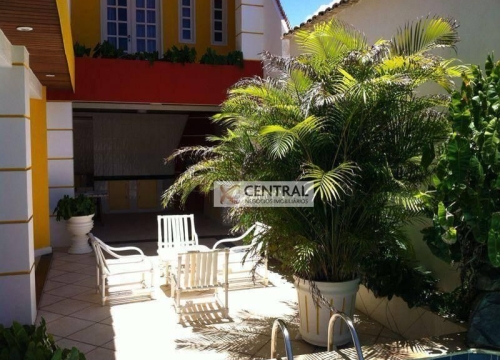 Casa com 4 quartos à venda