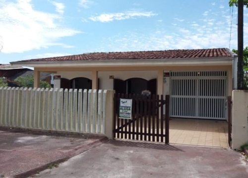 Casa com 4 quartos para alugar