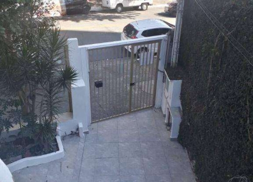 Casa comercial com 4 salas para alugar