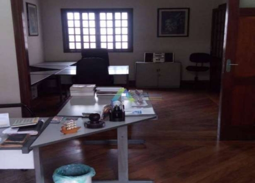Casa comercial com 5 salas para alugar