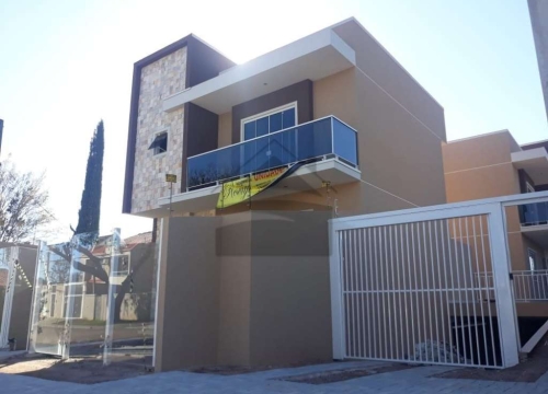 Casa com 3 quartos à venda