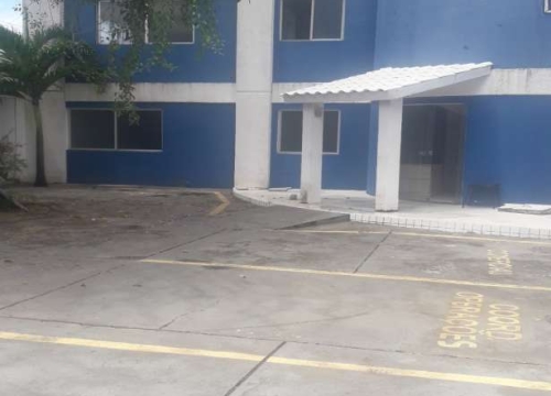 Barracão / Galpão / Depósito com 10 salas para alugar