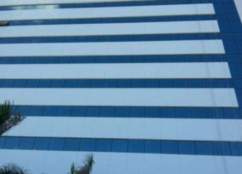 Sala comercial com 9 salas para alugar