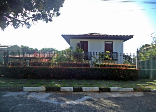 Casa com 4 quartos para alugar