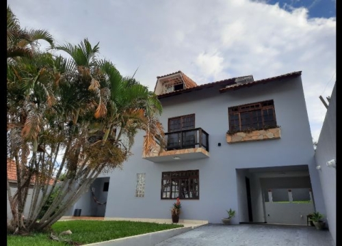 Casa com 5 quartos para alugar