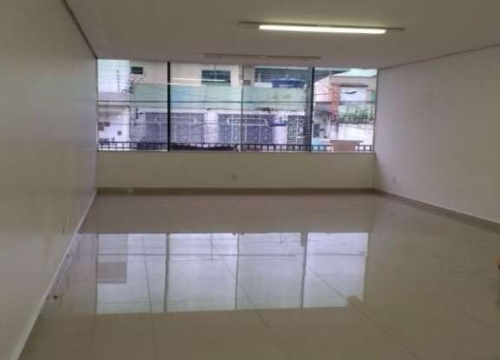 Sala comercial com 4 salas para alugar