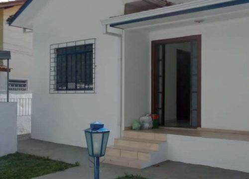 Captação de Casa para locação na Rua Eduardo Geronasso, Bacacheri, Curitiba, PR