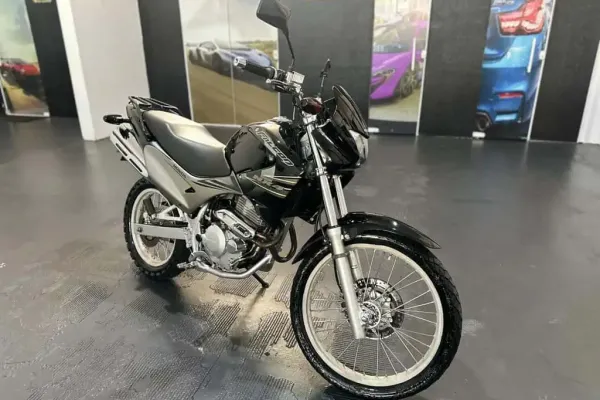 Honda Nx 4 a partir de 2017 Falcon | Chaves na Mão