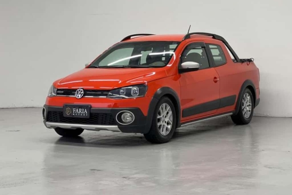 Volkswagen Saveiro 1.6 Cross Cd Flex 2p em Curitiba