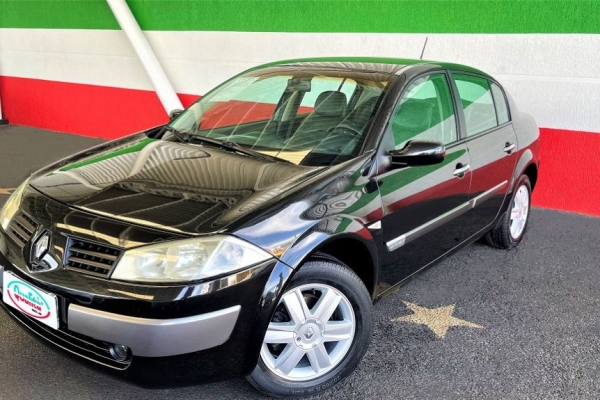 Renault Megane a partir de 2001 em Ponta Grossa - PR