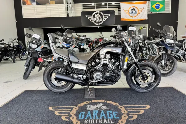 Yamaha V-max 1700 à venda | Chaves na Mão